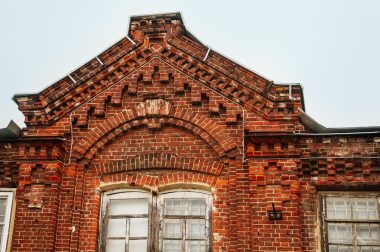 rumah-klasik-bata-merah